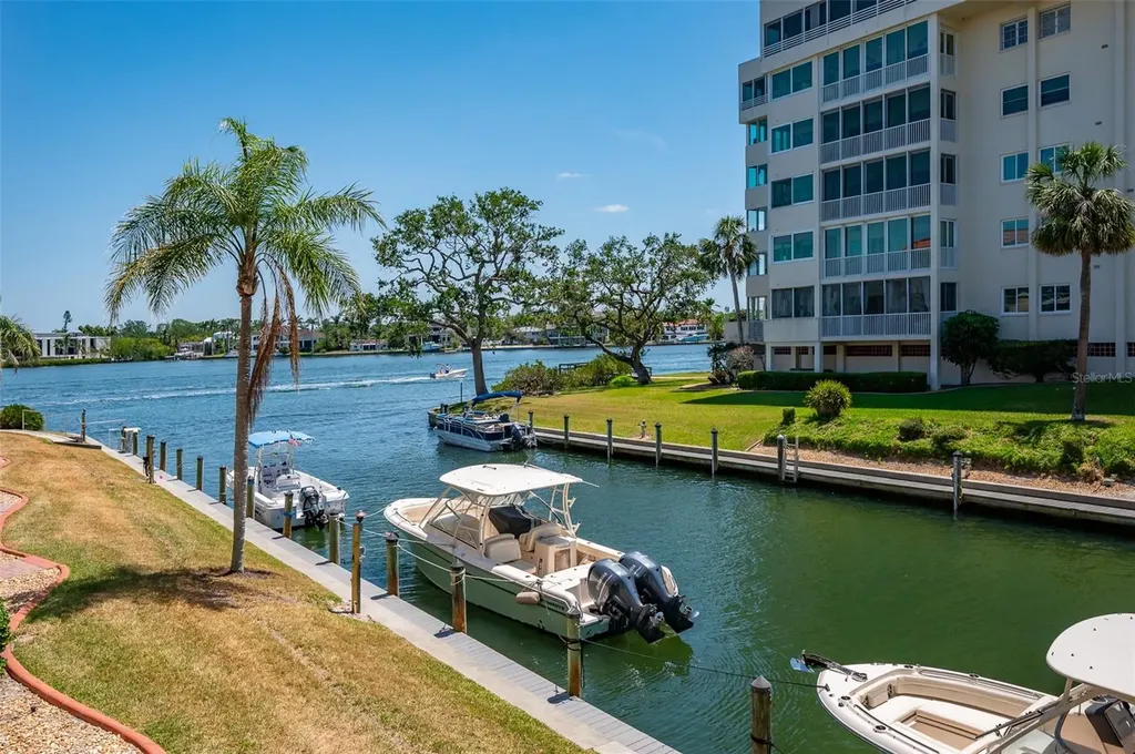 1350 N Portofino Drive Sarasota FL 34242
