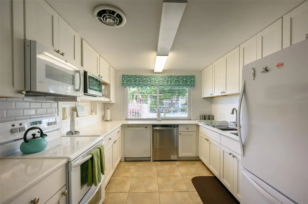 1350 N Portofino Drive Sarasota FL 34242