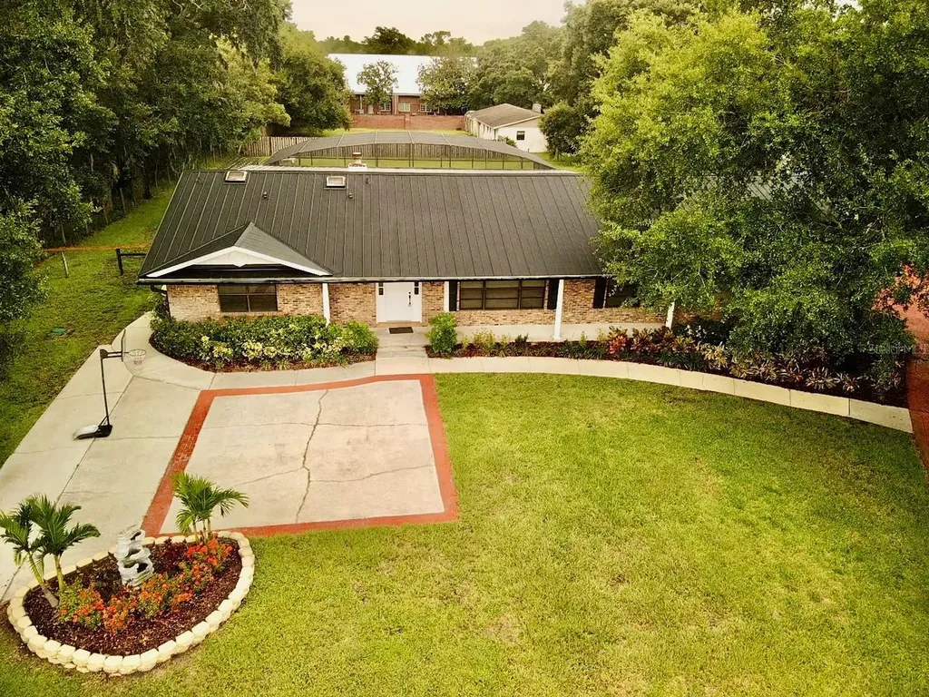 949 Shadow Oaks Road Kissimmee FL 34744