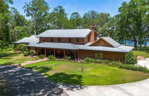 943 S County Road 21 Hawthorne FL 32640