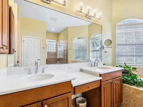 2496 Farms Court Sarasota FL 34240