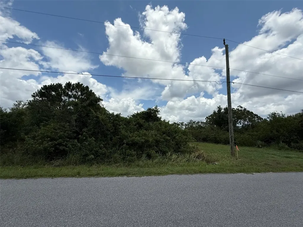 Snug Street North Port FL 34286