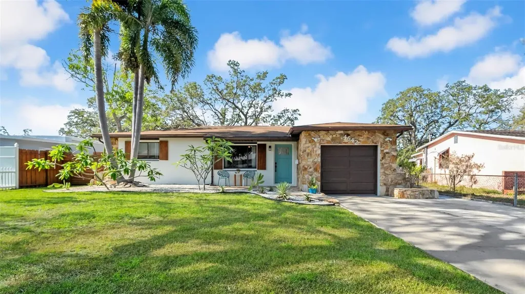 4642 29th Avenue N St Petersburg FL 33713
