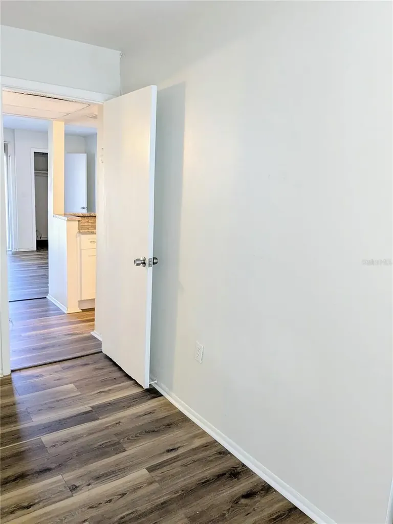 3840 N Lake Drive Tampa FL 33614