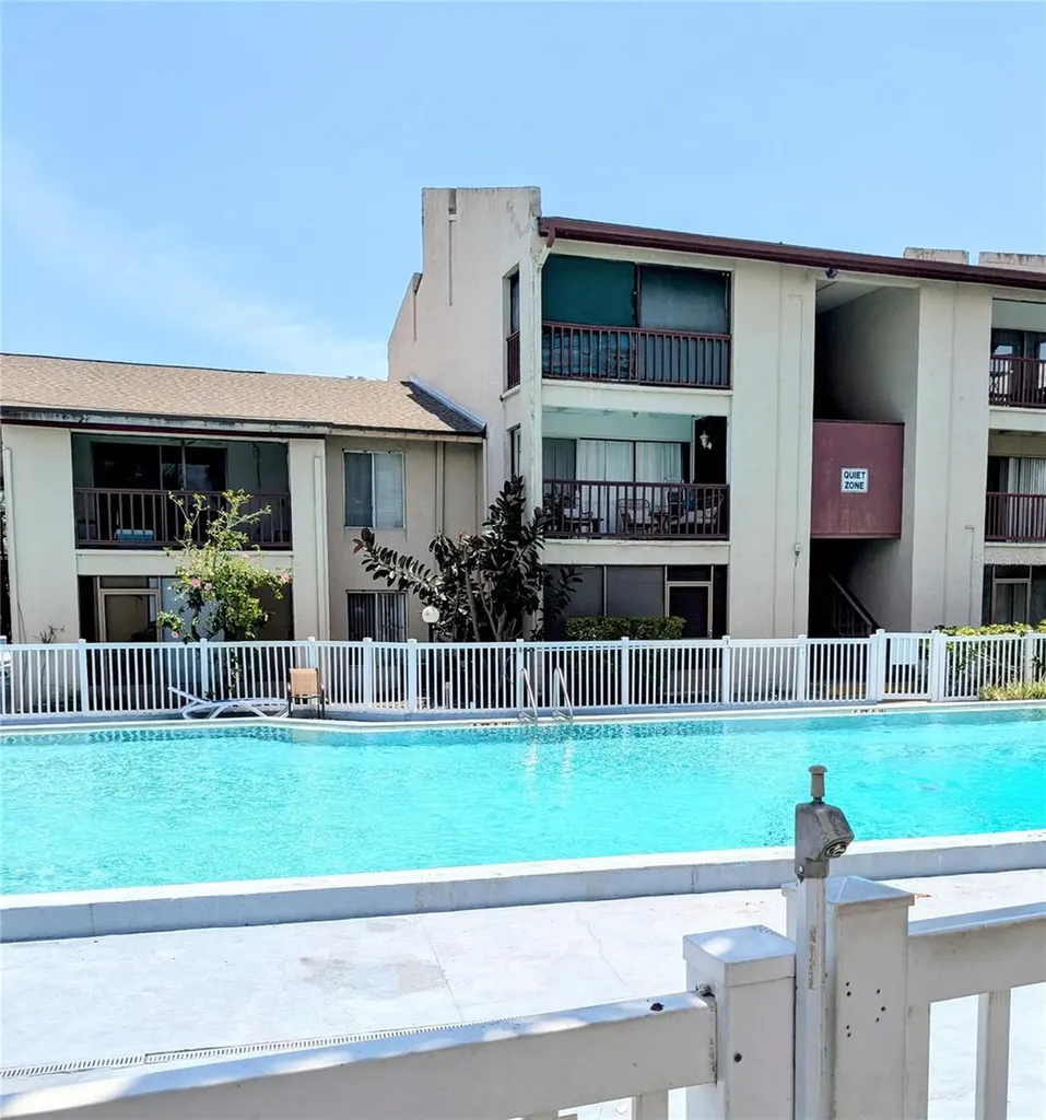 3840 N Lake Drive Tampa FL 33614