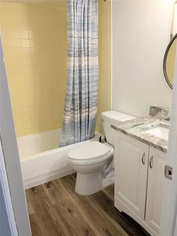 3840 N Lake Drive Tampa FL 33614