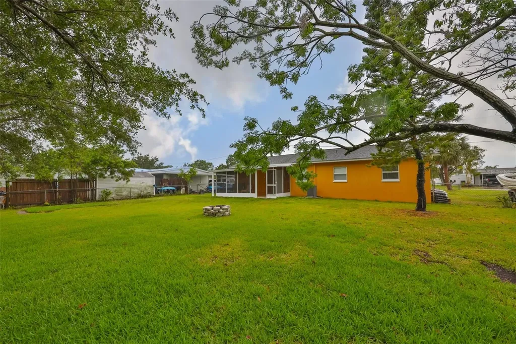 404 12th Street SW Ruskin FL 33570