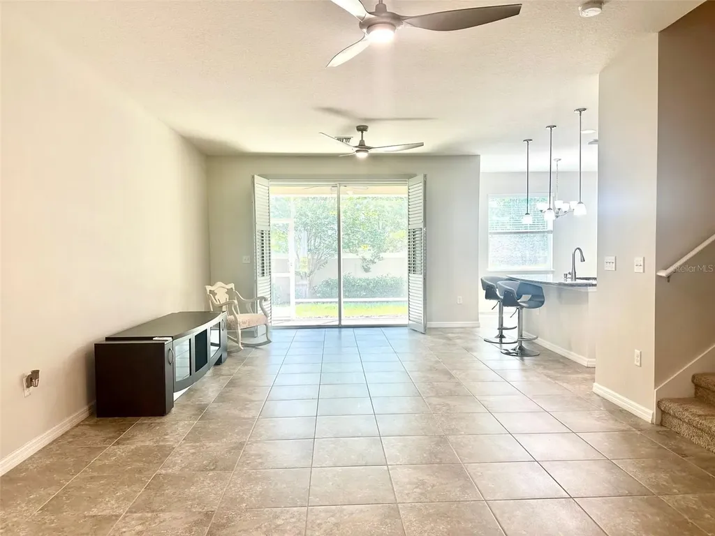 5225 5th Way N St Petersburg FL 33703