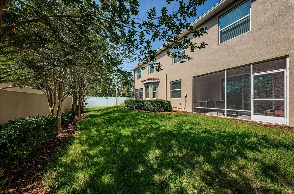 5225 5th Way N St Petersburg FL 33703