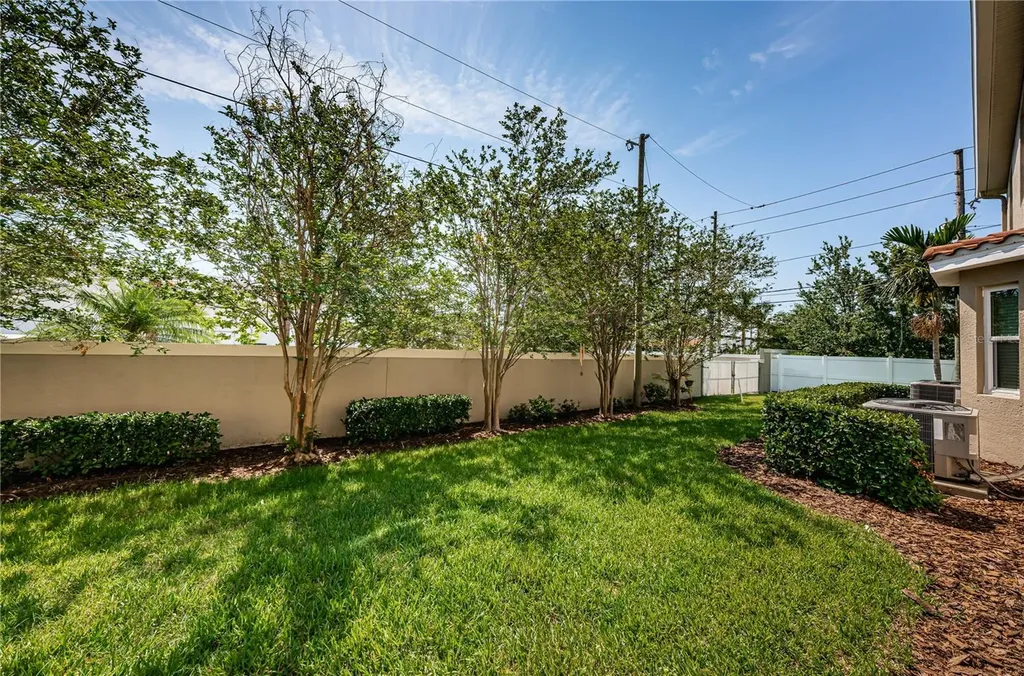 5225 5th Way N St Petersburg FL 33703