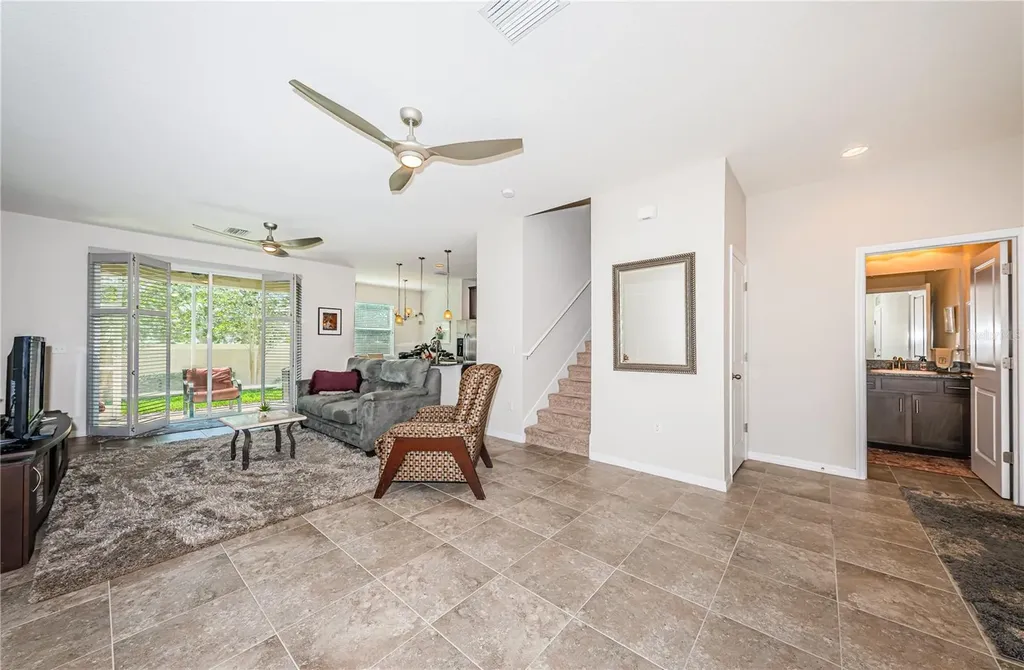 5225 5th Way N St Petersburg FL 33703
