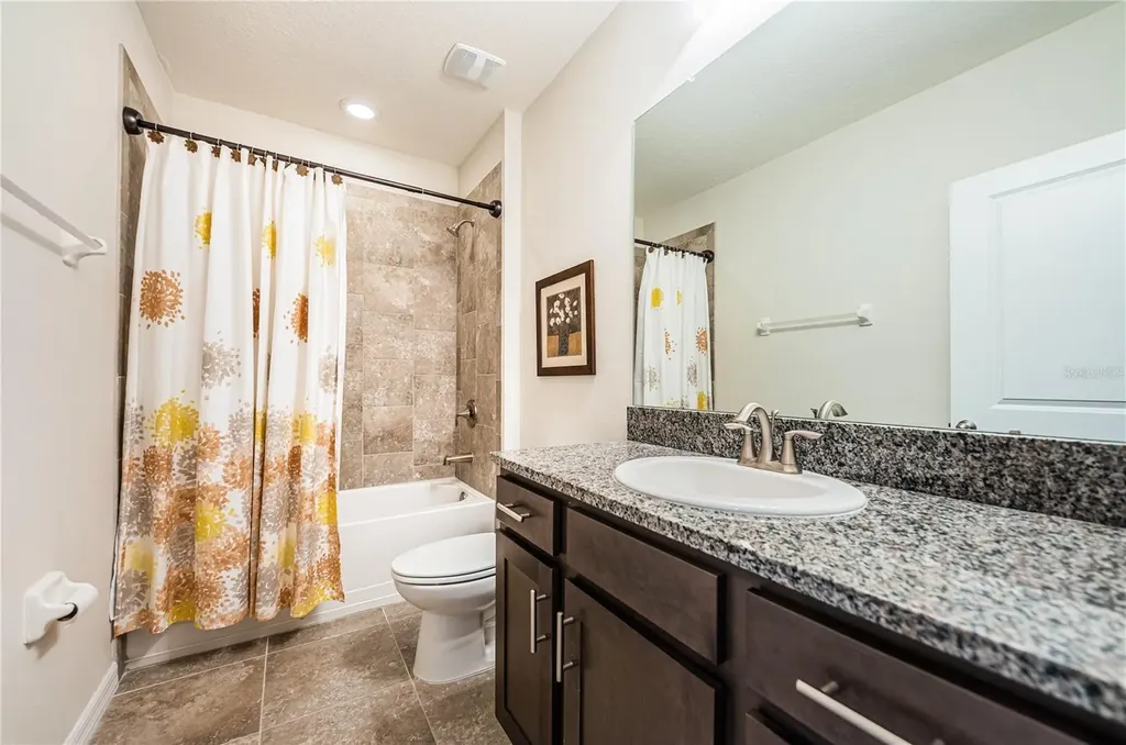 5225 5th Way N St Petersburg FL 33703