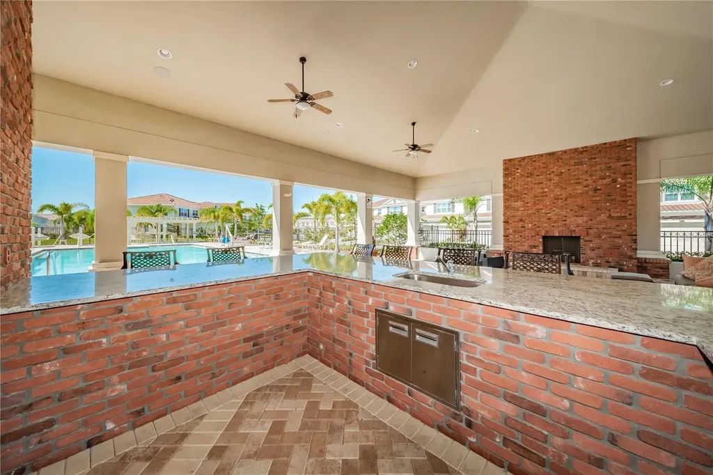 5225 5th Way N St Petersburg FL 33703