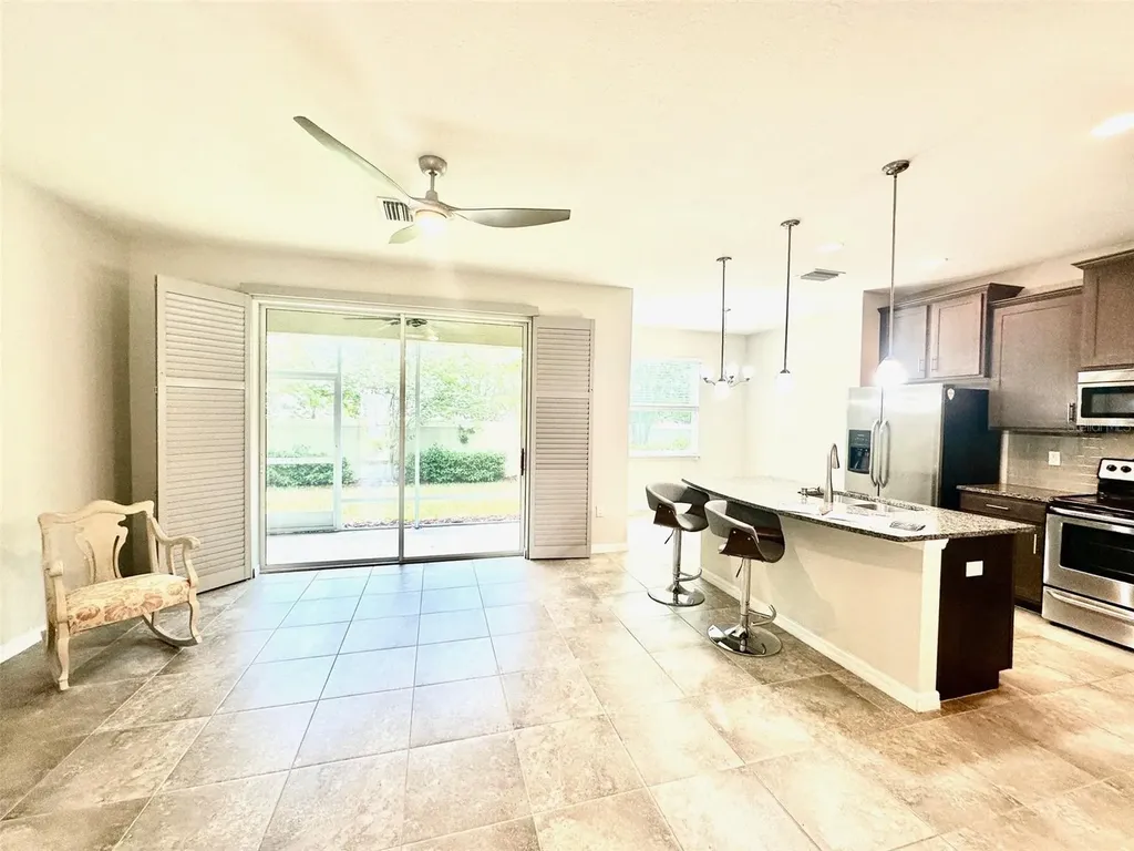 5225 5th Way N St Petersburg FL 33703
