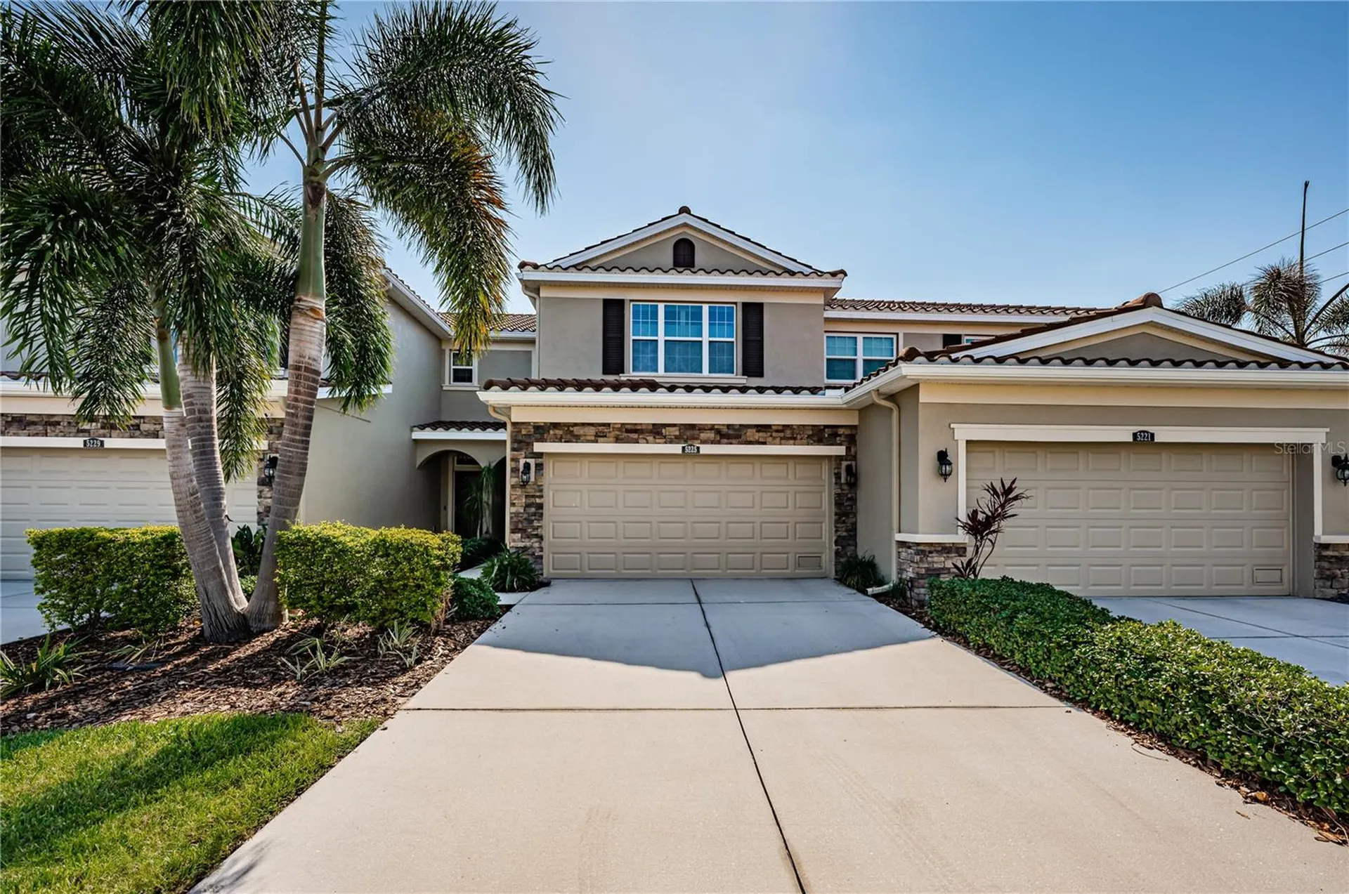 5225 5th Way N St Petersburg FL 33703