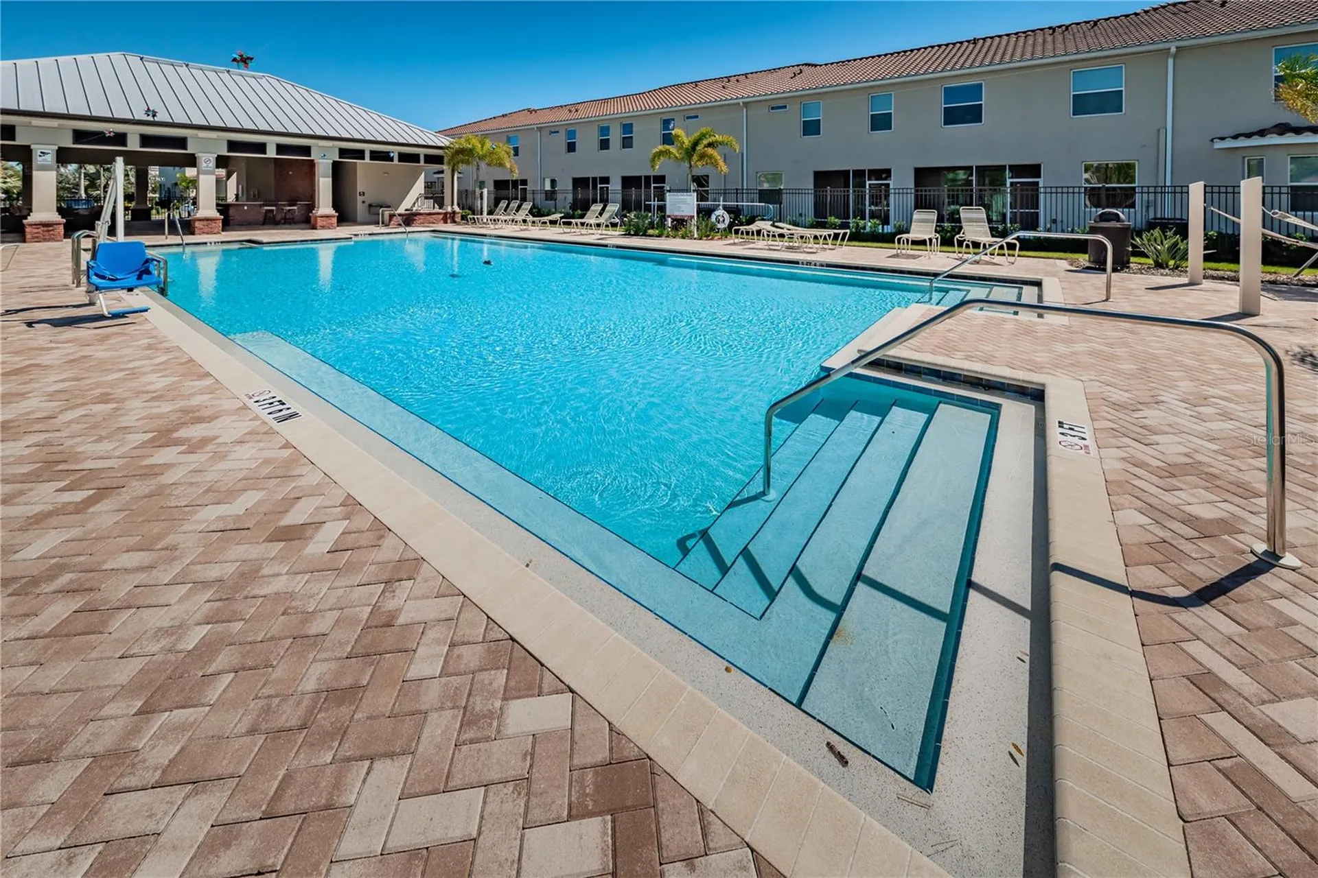 5225 5th Way N St Petersburg FL 33703