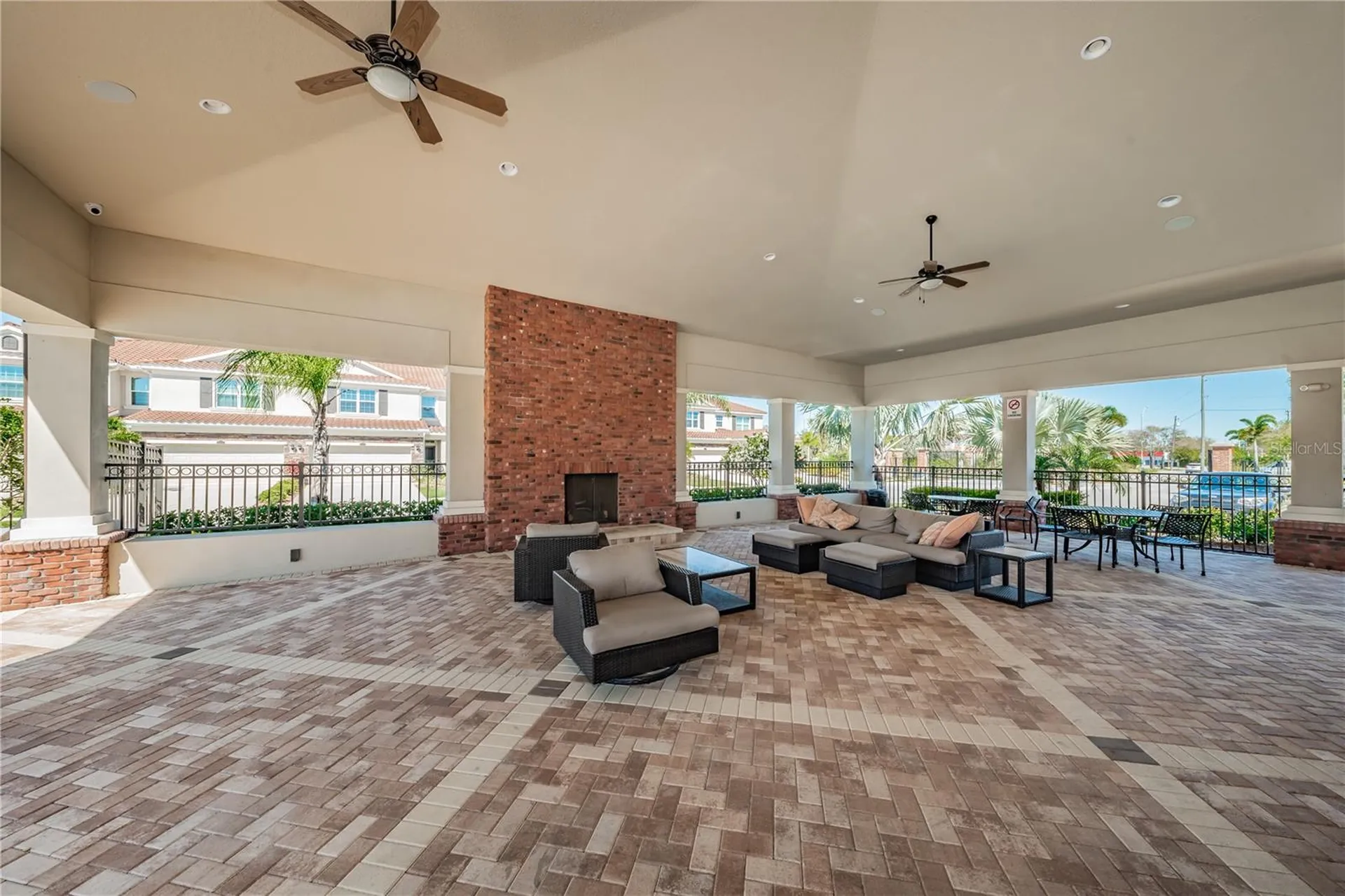 5225 5th Way N St Petersburg FL 33703