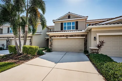 5225 5th Way N St Petersburg FL 33703