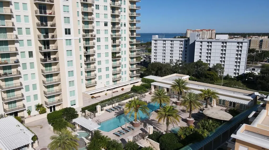 800 N Tamiami Trail Sarasota FL 34236