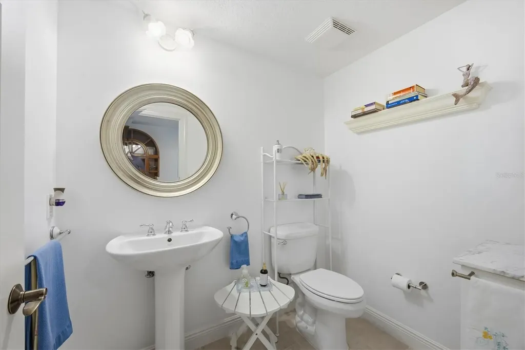 800 N Tamiami Trail Sarasota FL 34236