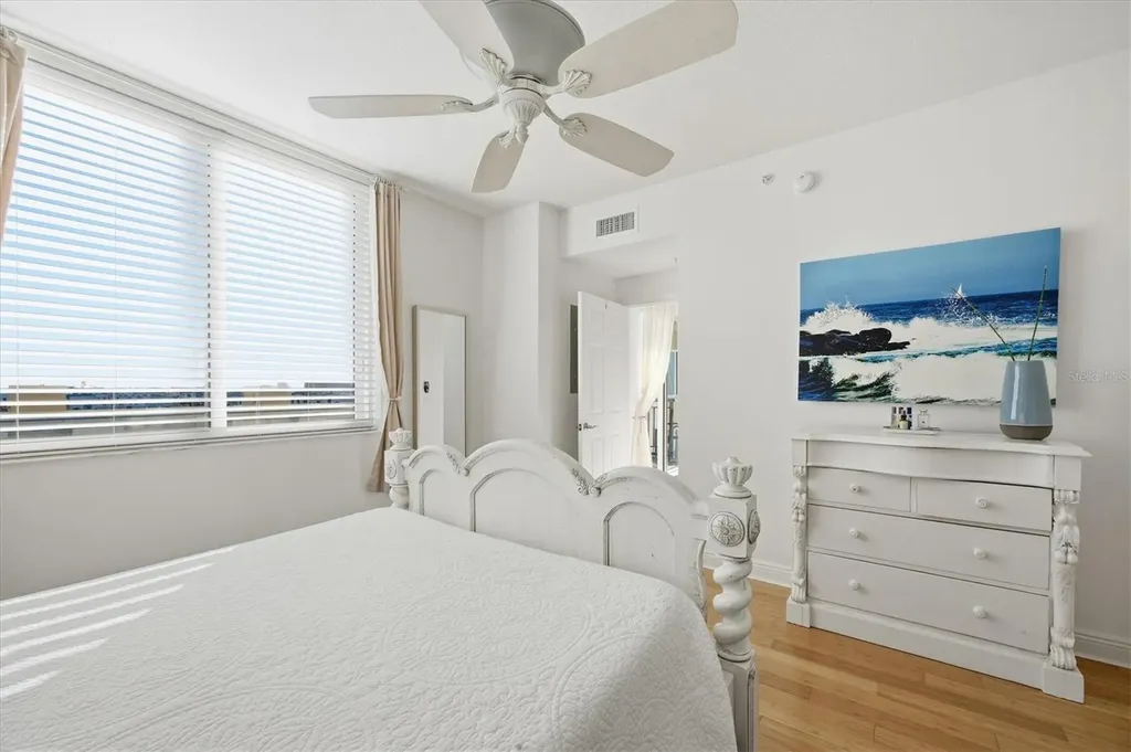 800 N Tamiami Trail Sarasota FL 34236