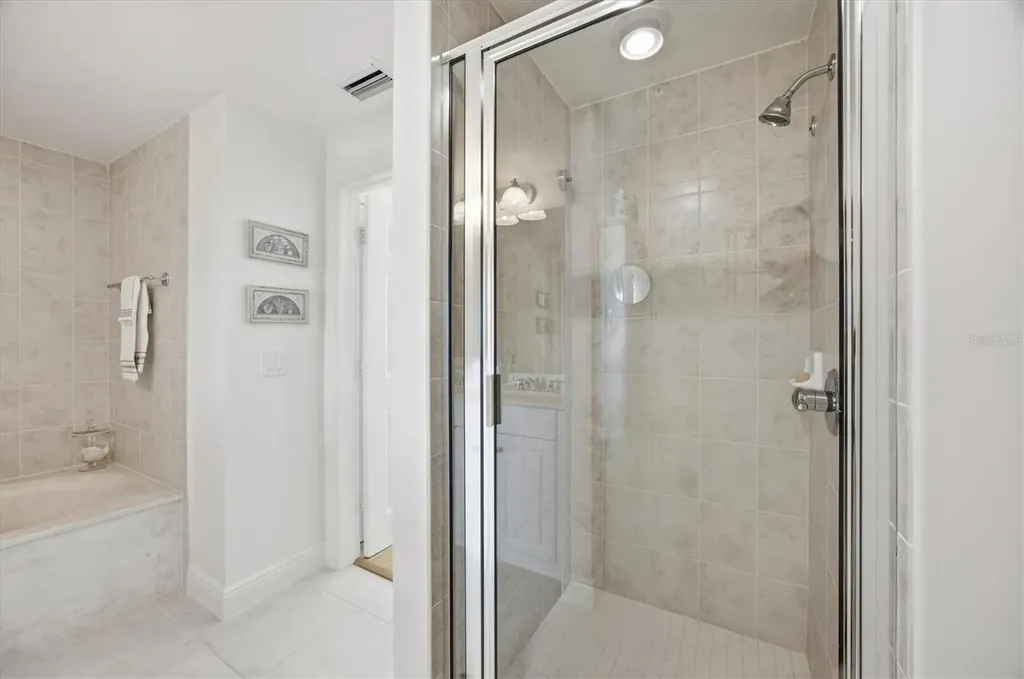 800 N Tamiami Trail Sarasota FL 34236