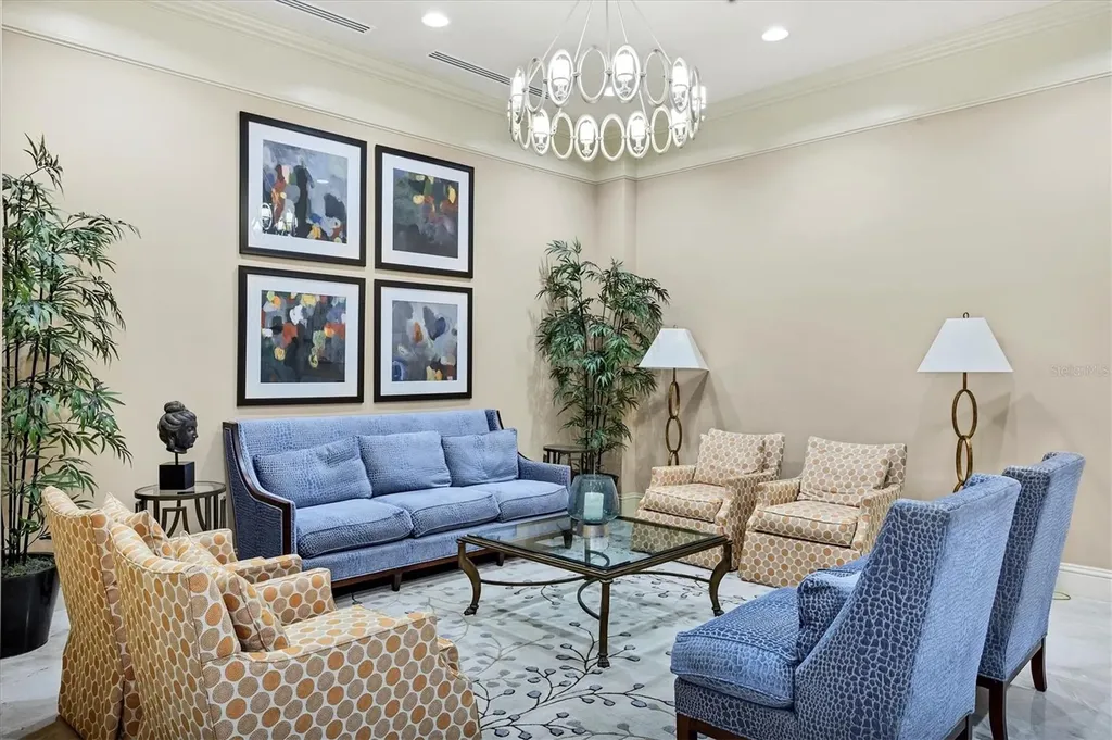 800 N Tamiami Trail Sarasota FL 34236