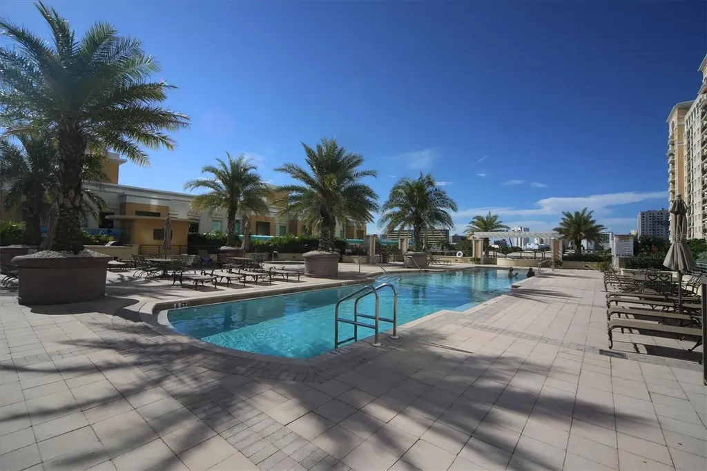 800 N Tamiami Trail Sarasota FL 34236