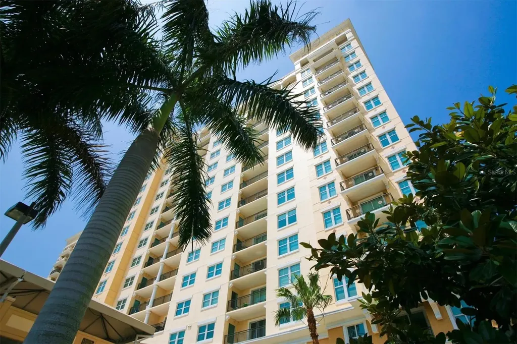 800 N Tamiami Trail Sarasota FL 34236