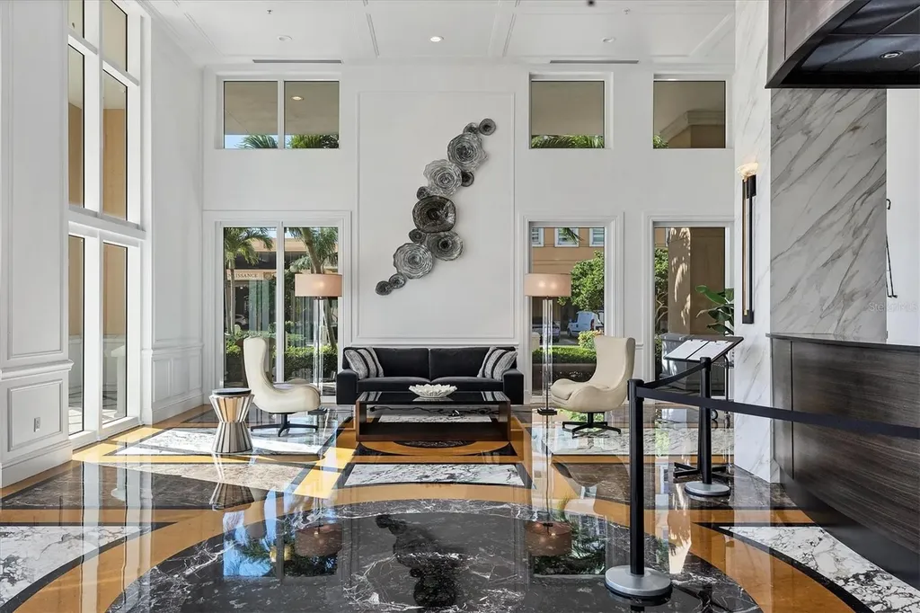 800 N Tamiami Trail Sarasota FL 34236