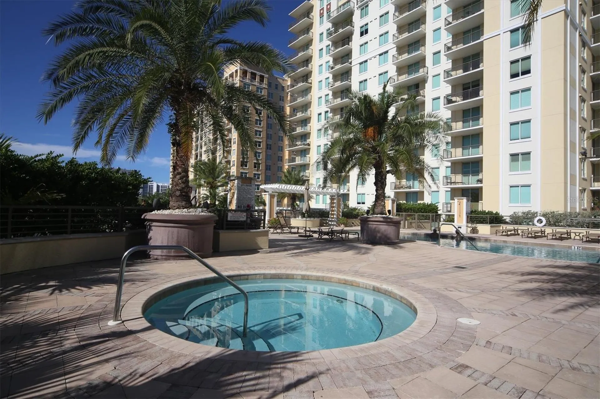 800 N Tamiami Trail Sarasota FL 34236