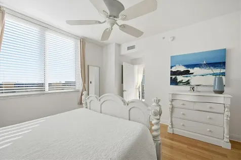 800 N Tamiami Trail Sarasota FL 34236