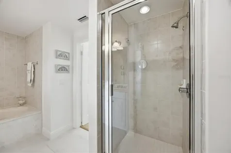 800 N Tamiami Trail Sarasota FL 34236