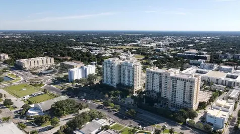 800 N Tamiami Trail Sarasota FL 34236