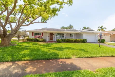 2854 60th Street N St Petersburg FL 33710