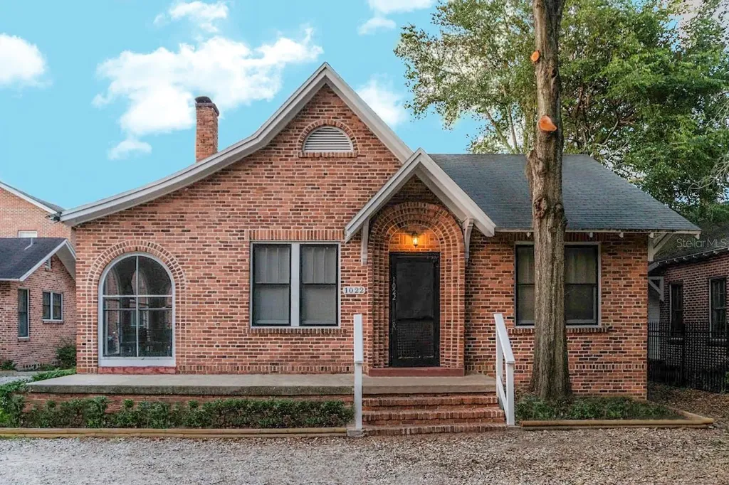 1022 SW 1st Avenue Gainesville FL 32601