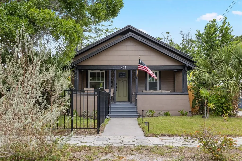 931 28th Avenue N St Petersburg FL 33704
