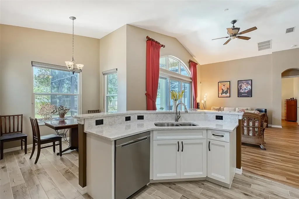 6605 38th Lane E Sarasota FL 34243
