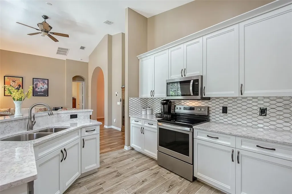 6605 38th Lane E Sarasota FL 34243