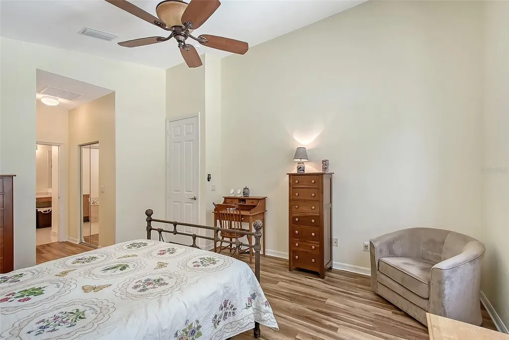 6605 38th Lane E Sarasota FL 34243