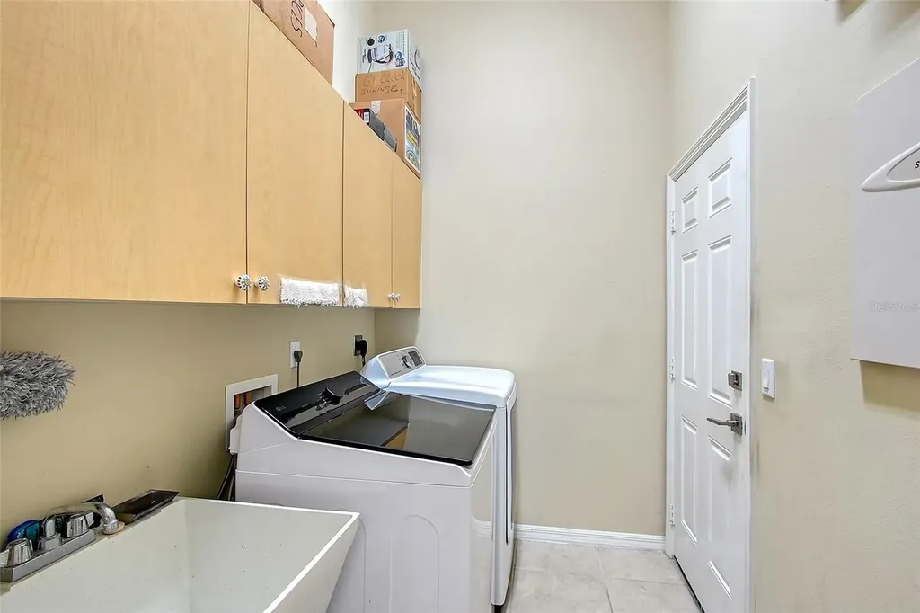 6605 38th Lane E Sarasota FL 34243