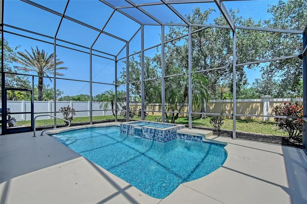 6605 38th Lane E Sarasota FL 34243