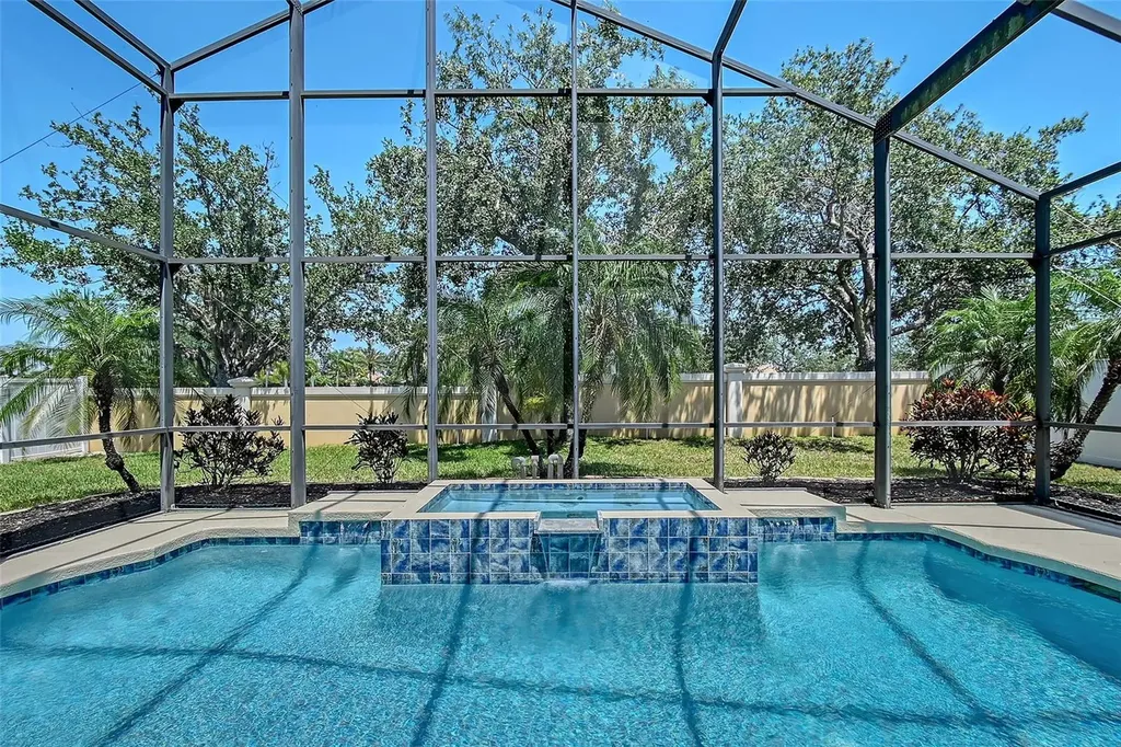 6605 38th Lane E Sarasota FL 34243
