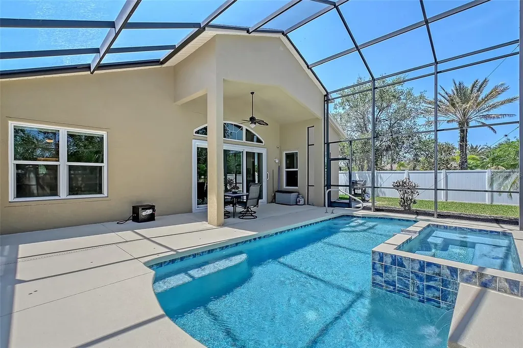 6605 38th Lane E Sarasota FL 34243