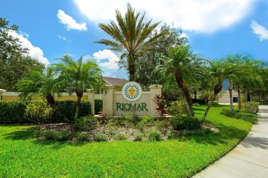 6605 38th Lane E Sarasota FL 34243