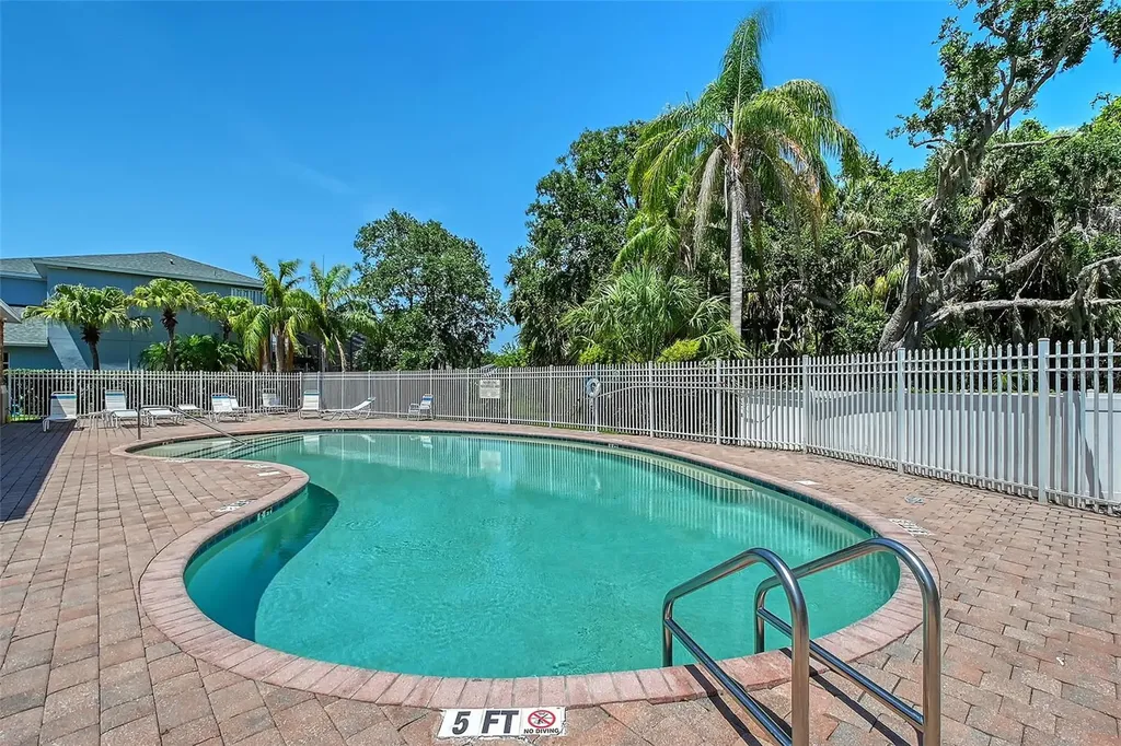 6605 38th Lane E Sarasota FL 34243