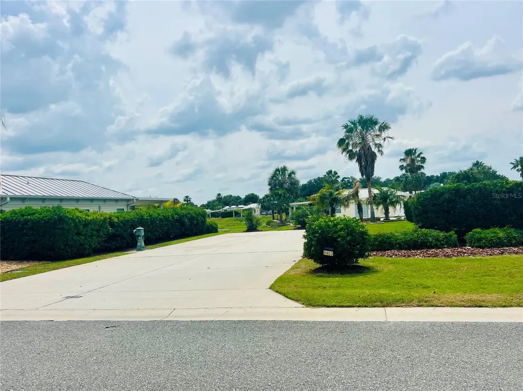 9450 SE 47th Way Webster FL 33597