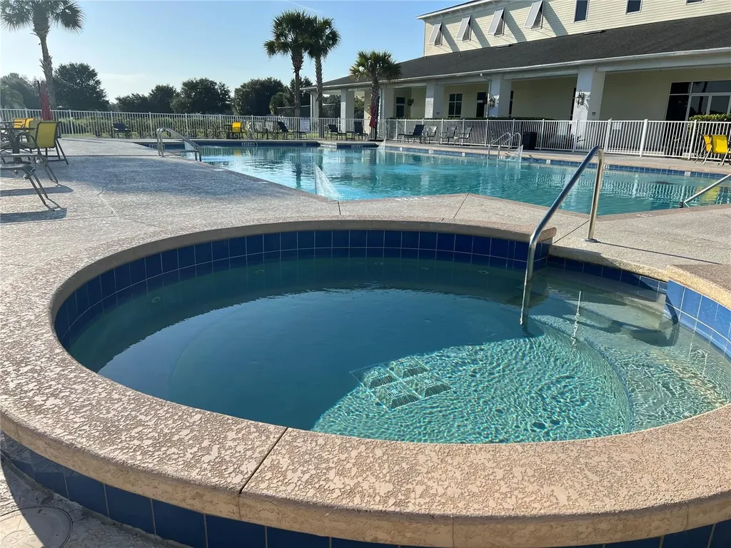 9450 SE 47th Way Webster FL 33597