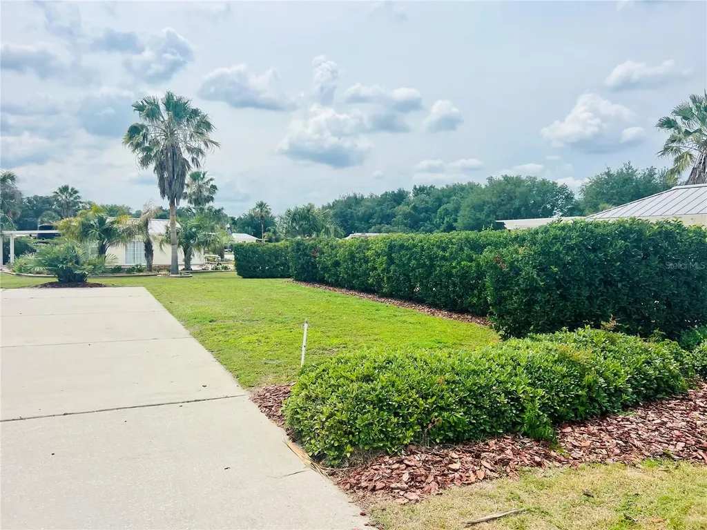 9450 SE 47th Way Webster FL 33597