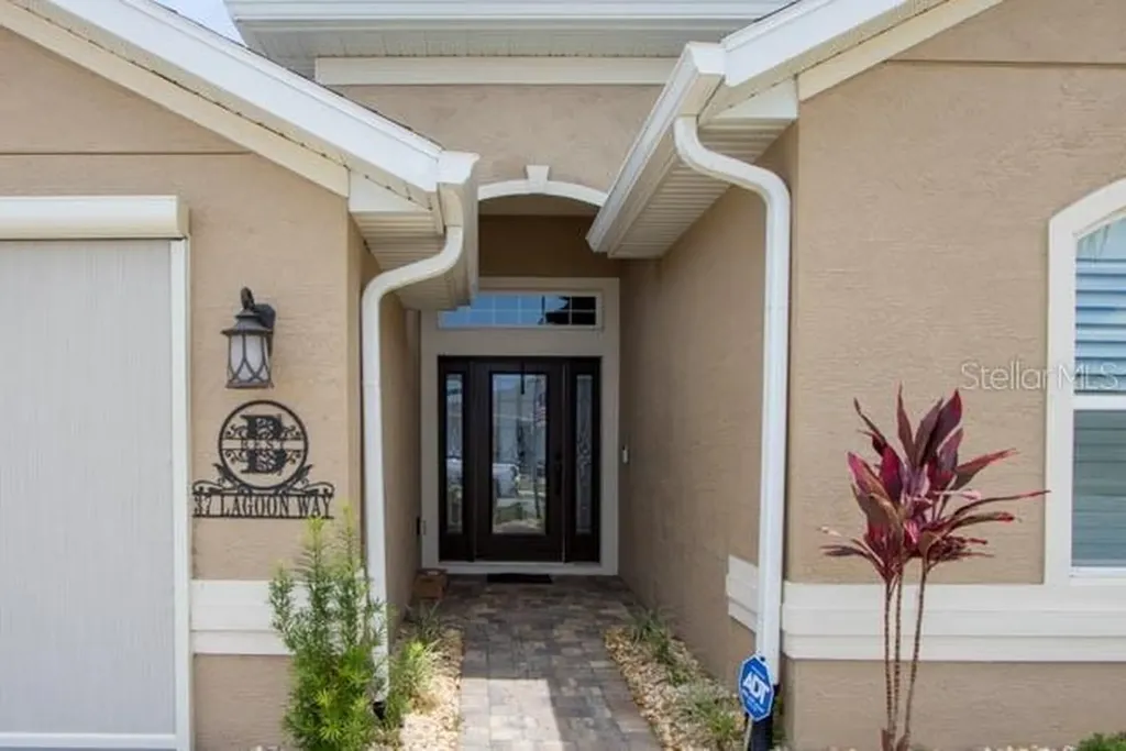 37 Lagoon Way Palm Coast FL 32137